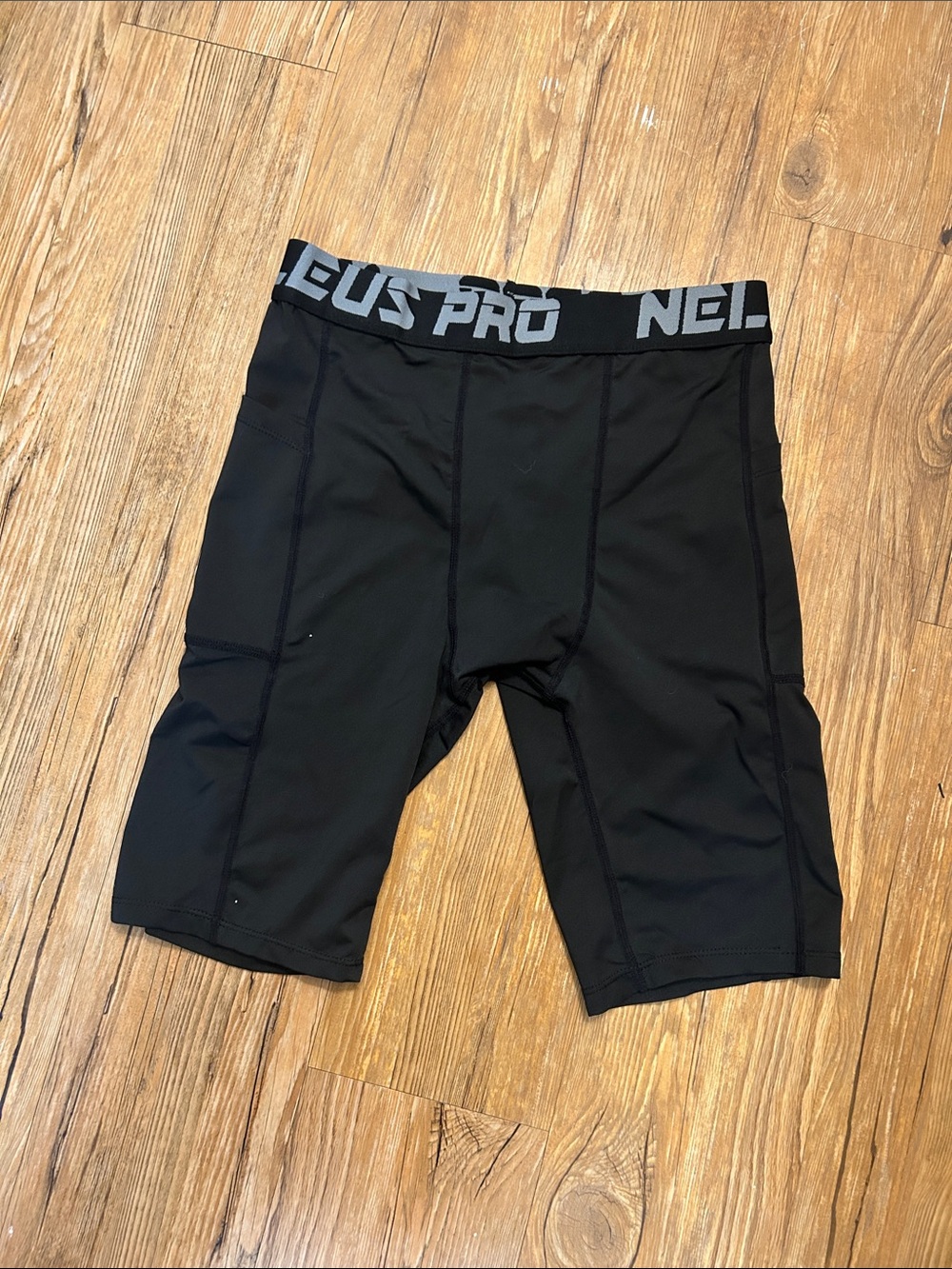 Neleus Shorts Black Medium